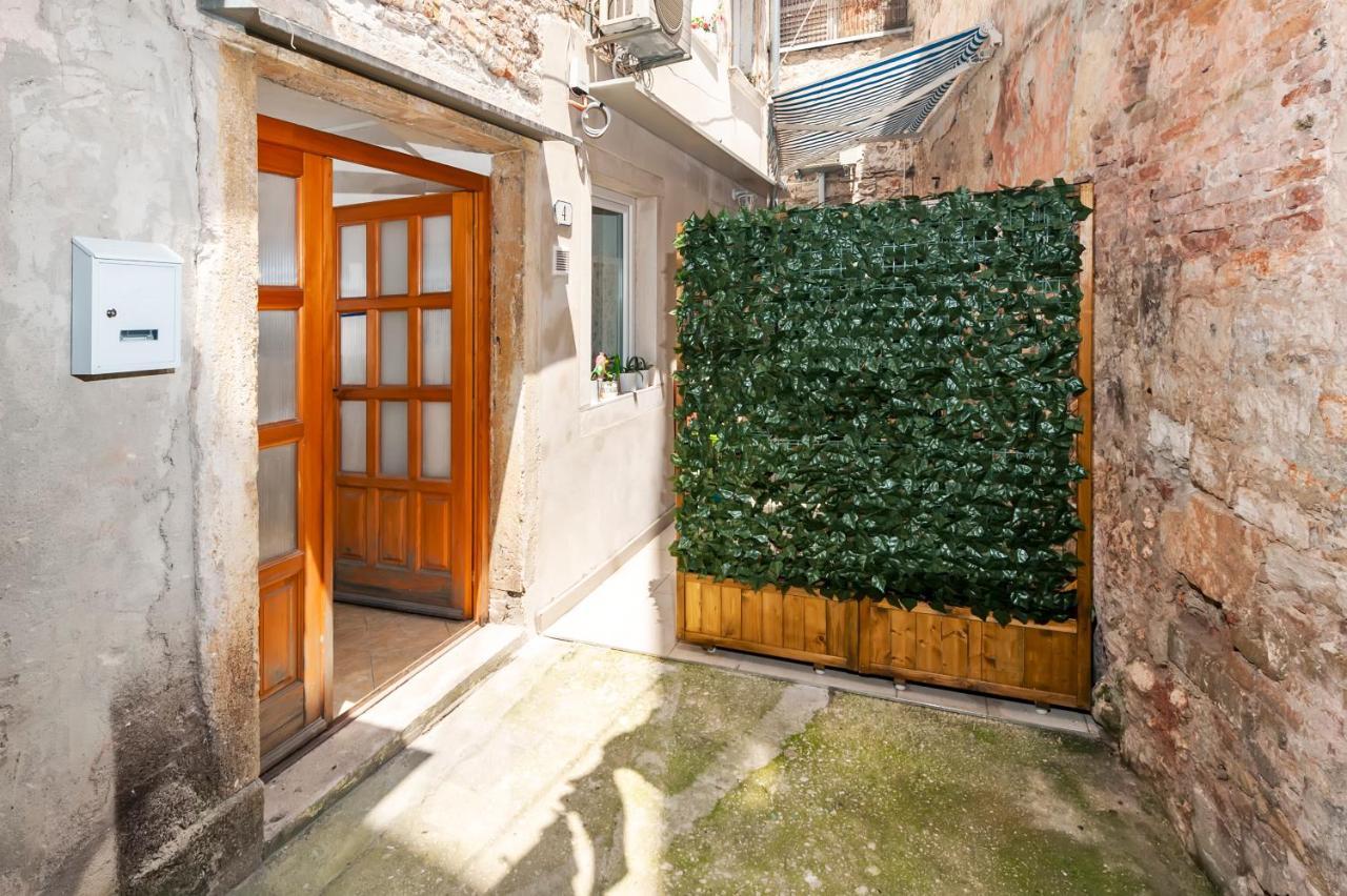 Apartment Amici With Terrace In Center Of Rovinj Zewnętrze zdjęcie